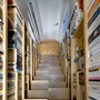 [3] Cầu-thang-giá-sách tại một thư viện