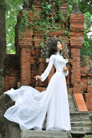 Siêu mẫu Kim Dung dịu dàng với áo dài NEWS6272