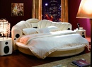 Phòng ngủ quyến rũ với giường tròn RSN16370