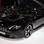 [22] Aston Martin cũng góp mặt với V12 Vantage.