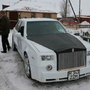 [4] Với lòng yêu quý Rolls Royce Phantom, một người đần ông Kazakhstan đã biến chiếc Mercedes của mình thành một chiếc Phantom giá 500.000 bảng Anh.