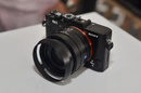 Ra mắt máy ảnh Full-Frame đầu tiên giá 60 triệu RSN22351