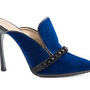 [2] Alberta Ferretti với mẫu giầy lai bốt vải nhung màu xanh hoàng gia cao quý