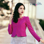 [9] AVL0313: Thiết kế vest tông hồng fuchsia trẻ trung mang lại vẻ tươi tắn, rạng rỡ cho bạn gái ngày đông.