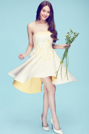Linh Chi duyên dáng với váy họa tiết hoa NCAT40_66