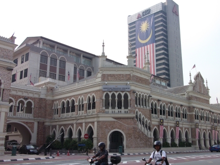 Sang Malaysia tham gia lễ hội giảm giá cuối năm 2010