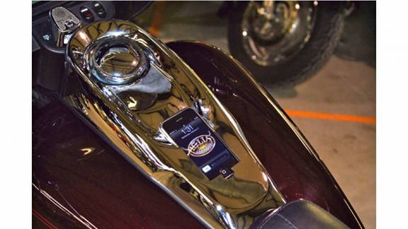 Hàng độc cho iPhone/iPod dùng trên mô-tô Harley