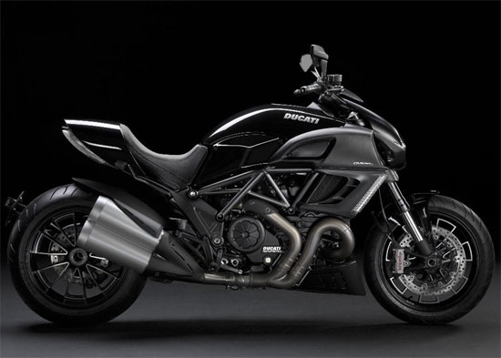 Ducati Diavel thêm bản 'kim cương đen'