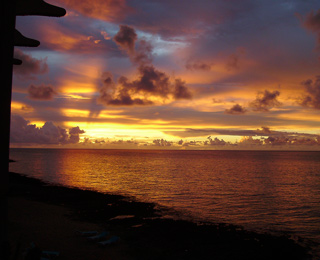 Hoàng hôn lãng mạn trên vịnh Caribbean