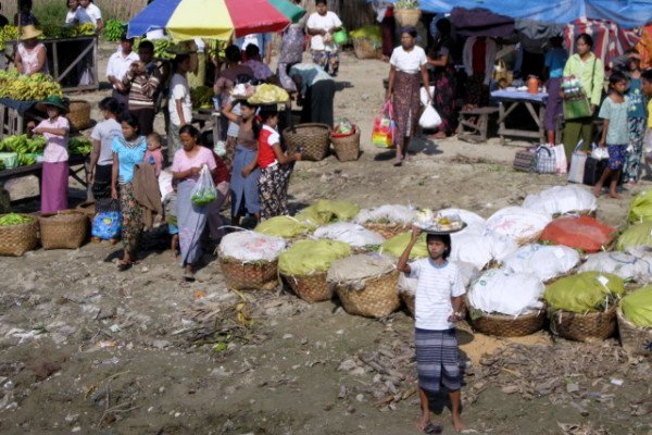 Kỳ 5: Chuyến phà dọc trên sông Ayeyarwady