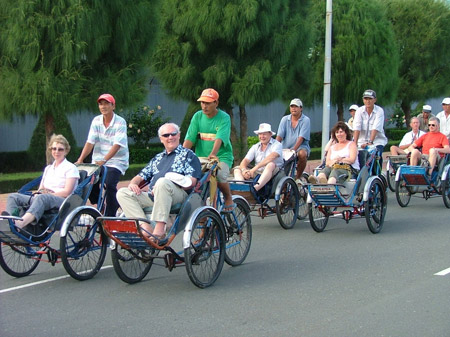 Tour du lịch bàn xích lô.