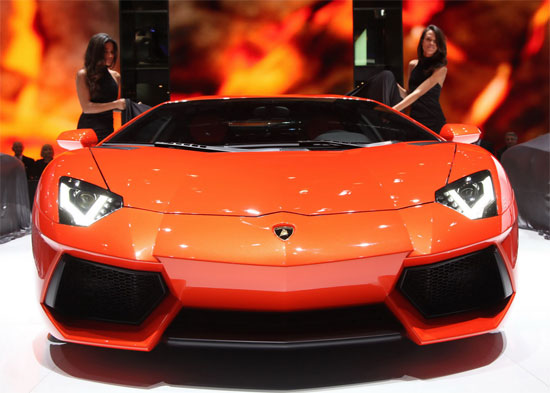 Lamborghini Aventador 'cháy' hàng trong cả năm tới