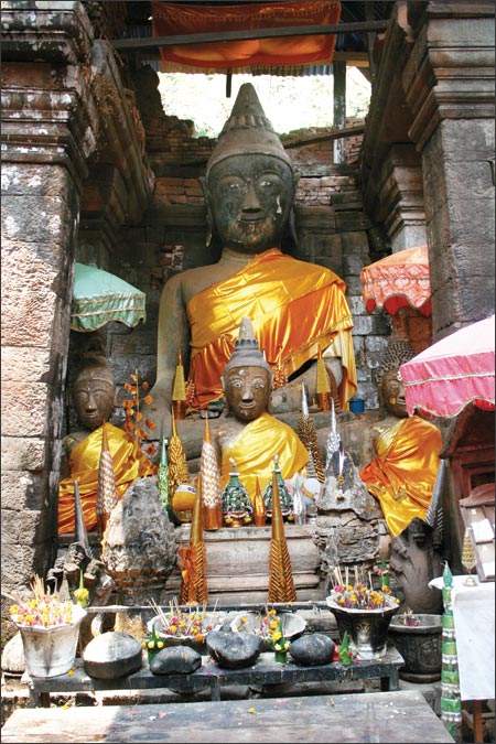 Wat Phou tịch lặng