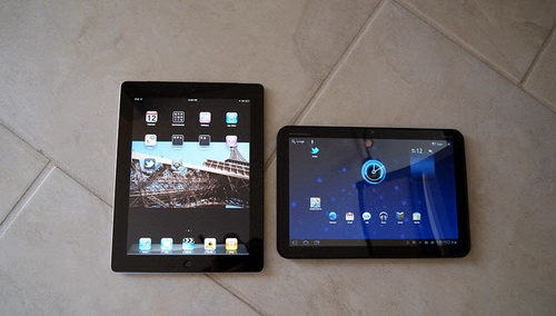 Chọn mua tablet iPad 2 hay Xoom?