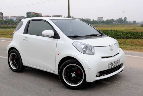 Những mẫu mini như Toyota iQ thực sự tiết kiệm xăng. Ảnh: Thanh Long.