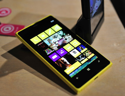 Cộng đồng Việt hồ hởi với màn ra mắt Nokia Lumia 1020