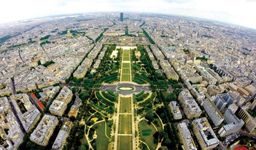 Ngắm Thiết mỹ nhân tại Paris