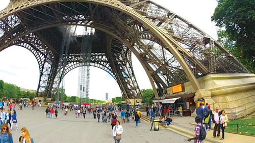 Ngắm Thiết mỹ nhân tại Paris