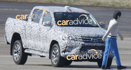 Toyota-HiLux-Spy-Photo-2-pages-6235-7898